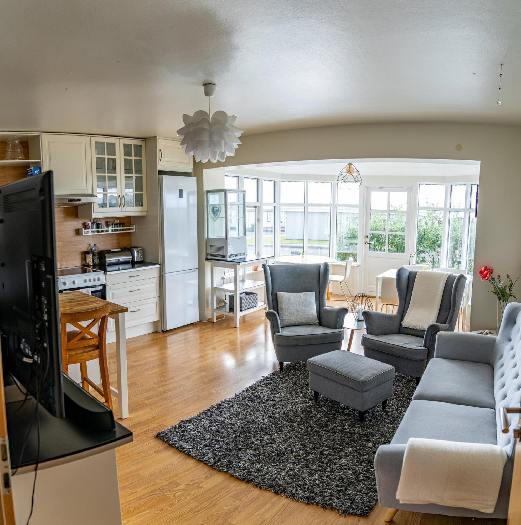 Guesthouse Lyngholt Þórshöfn Zewnętrze zdjęcie