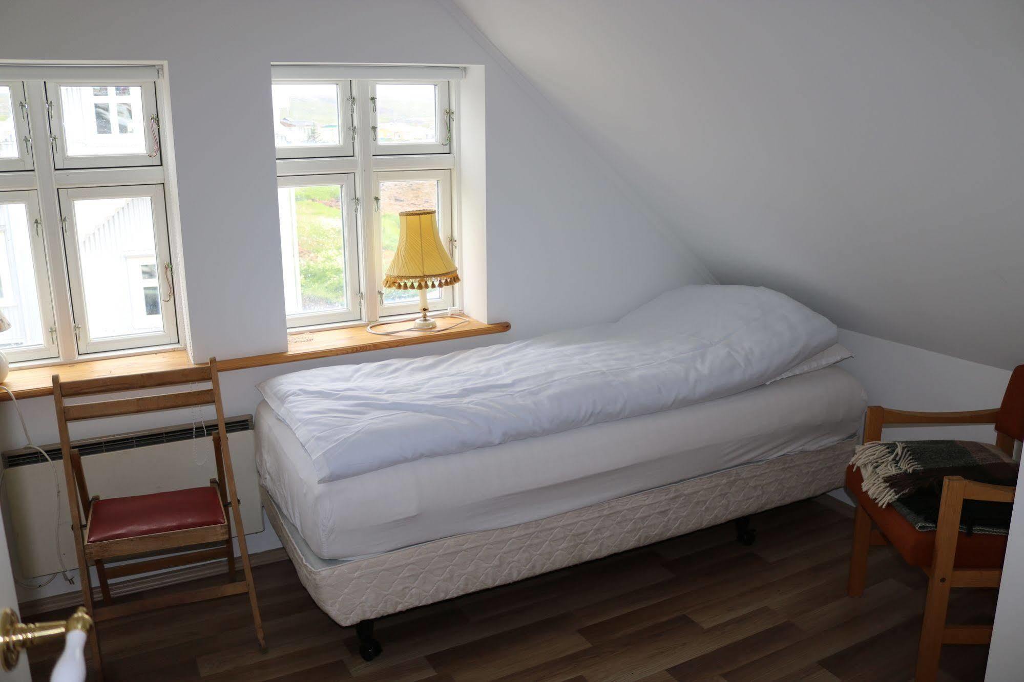 Guesthouse Lyngholt Þórshöfn Zewnętrze zdjęcie